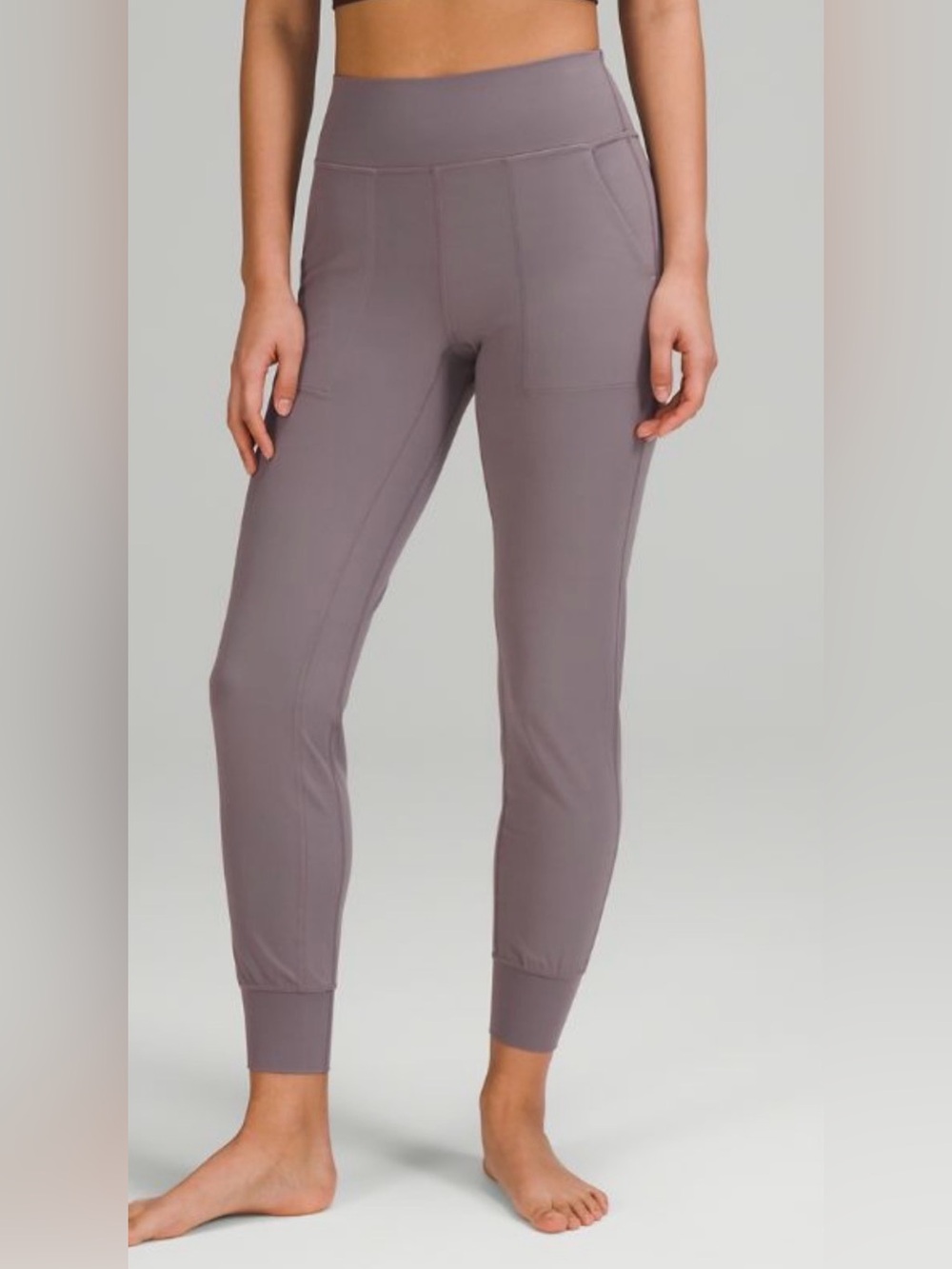Lululemon Align Jogger 28"
Lunar Rock Size 4